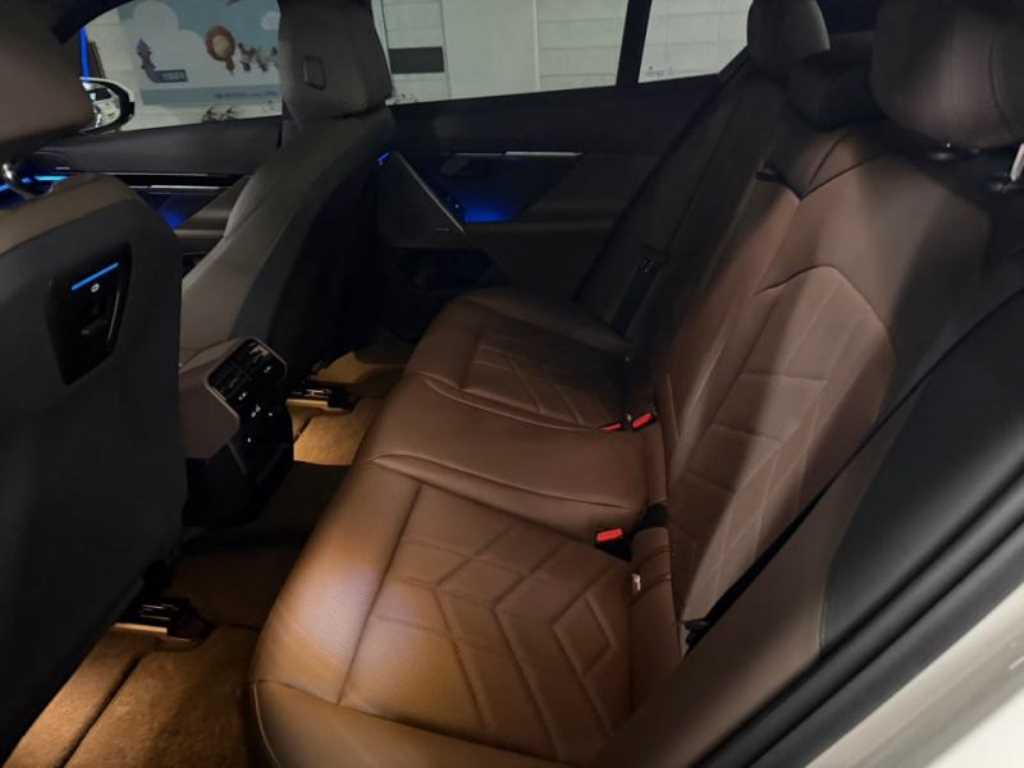 BMW 5 Series - Vista 7