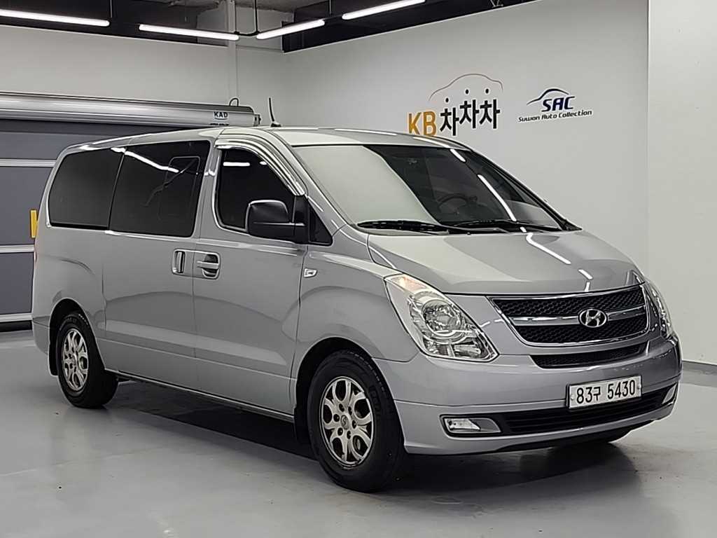 HYUNDAI Starex - Vista 4