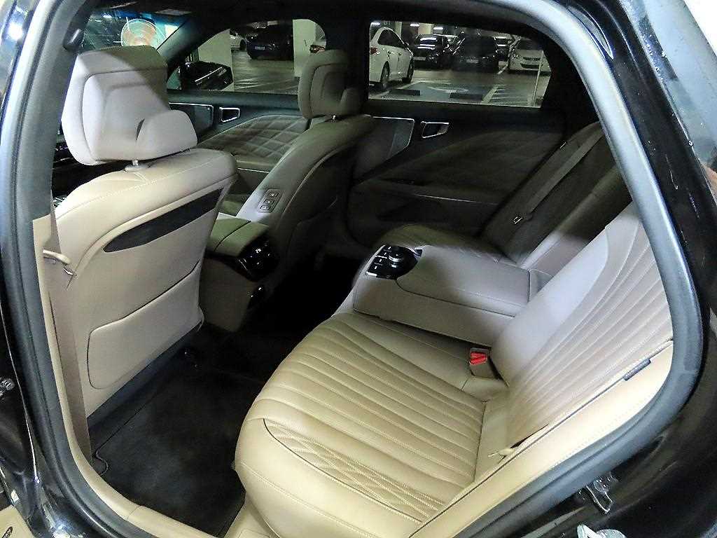 KIA K8 - Vista 7