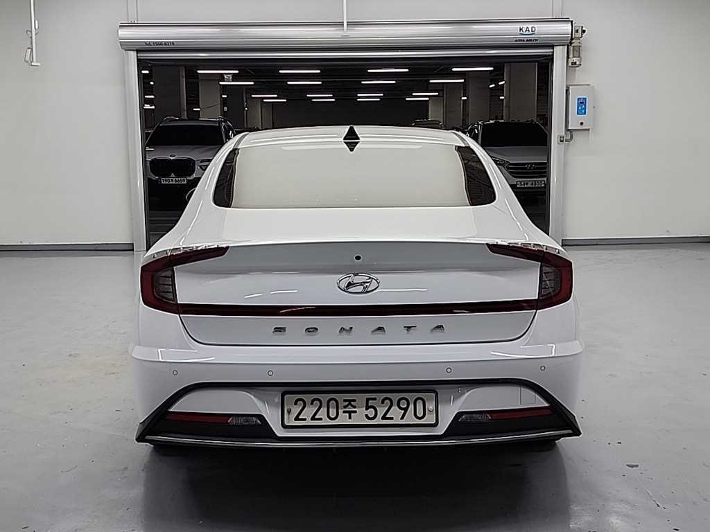HYUNDAI Sonata - Vista 3