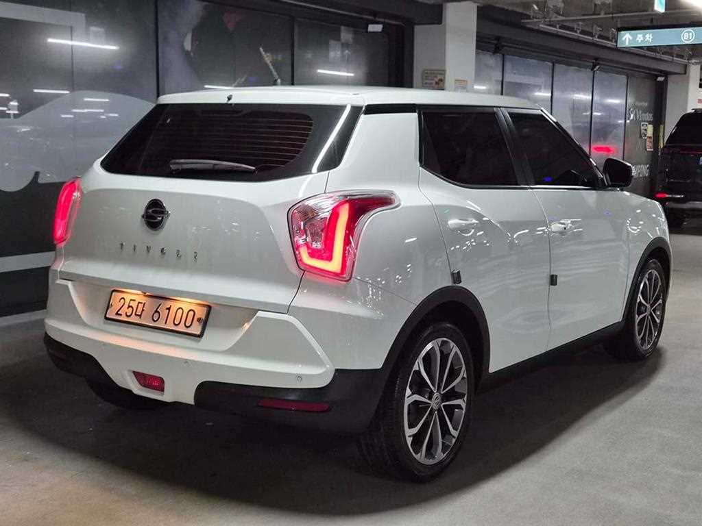 Ssangyong Tivoli - Vista 4