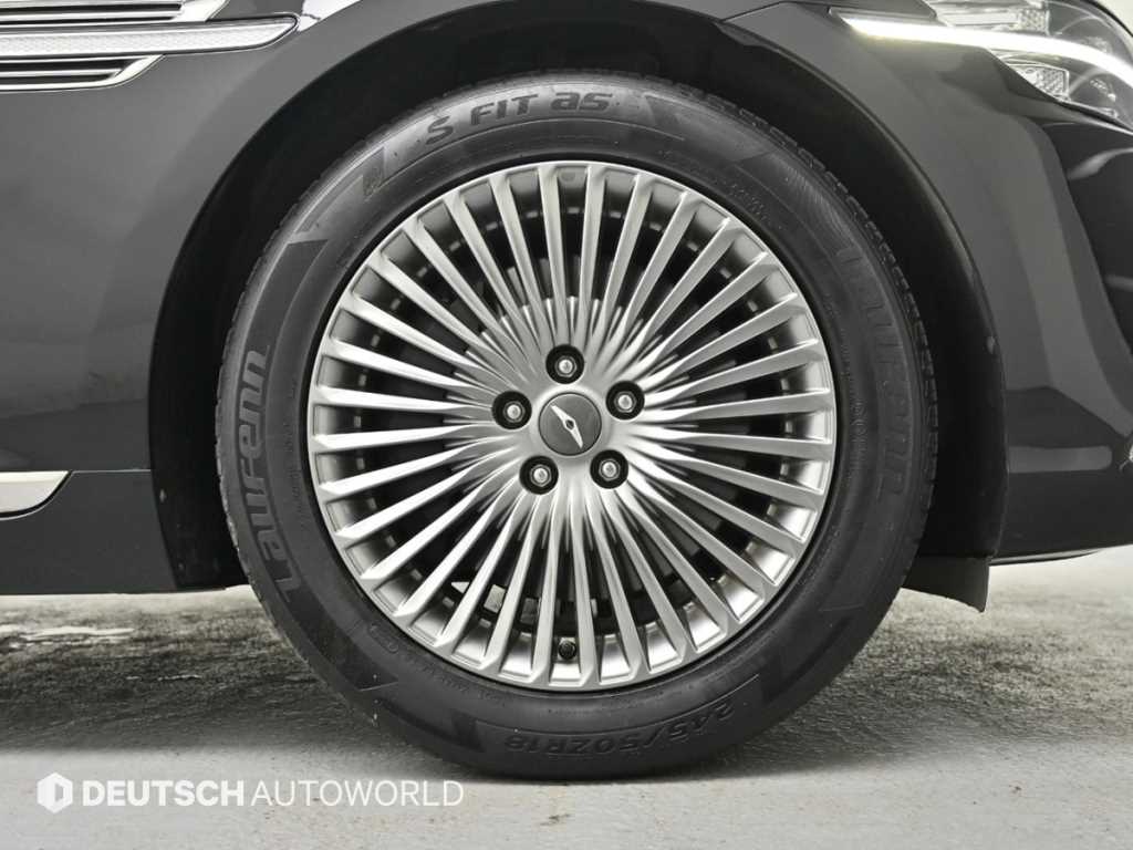 Genesis G90 - Vista 5