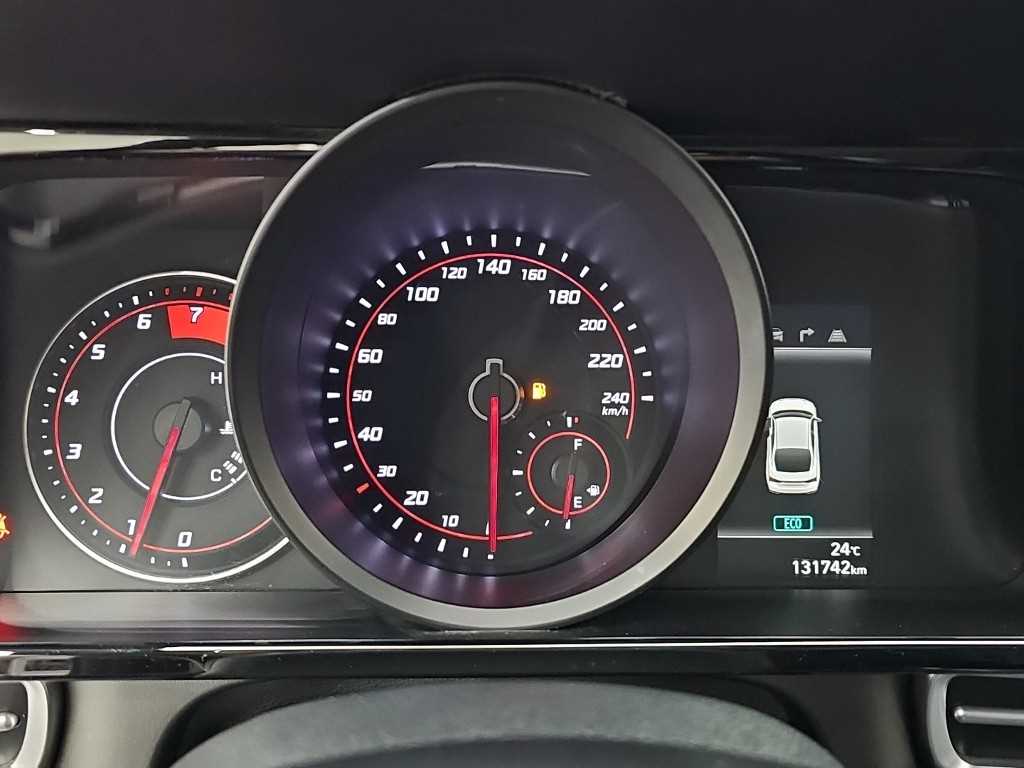 HYUNDAI Avante - Vista 6