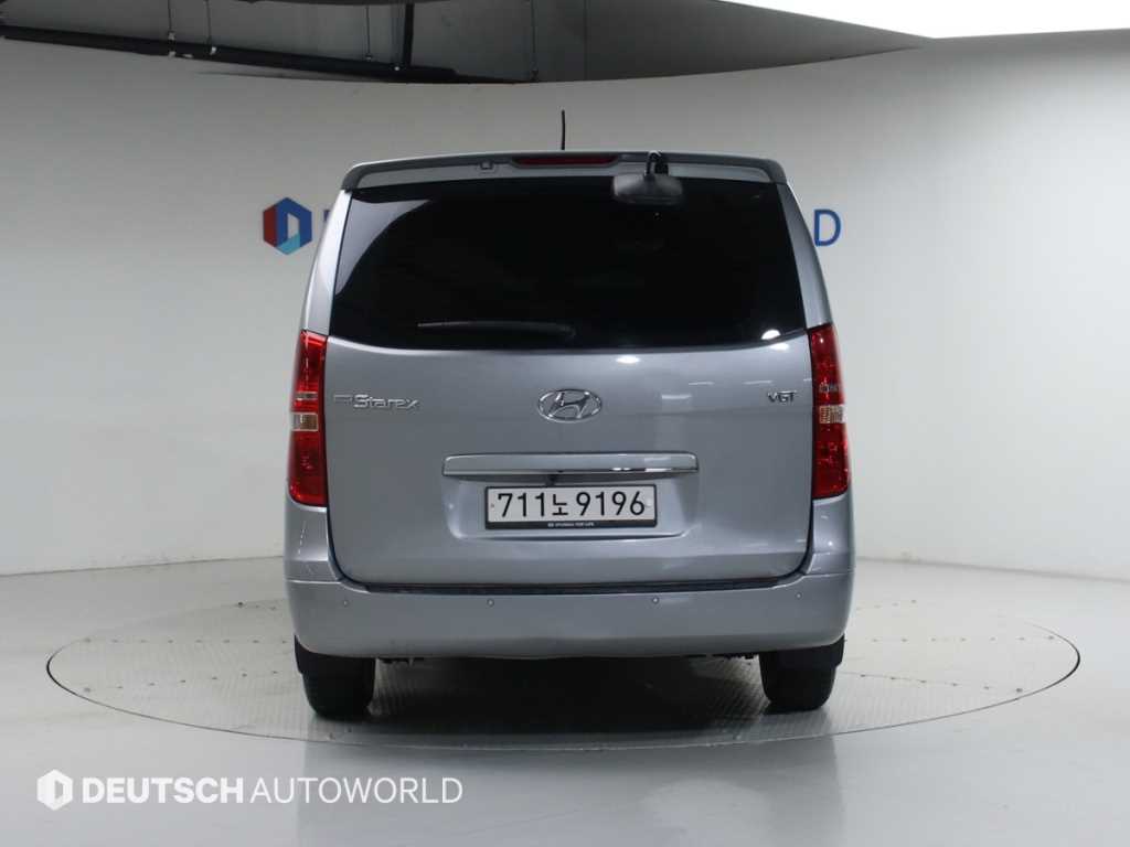 HYUNDAI Starex - Vista 4