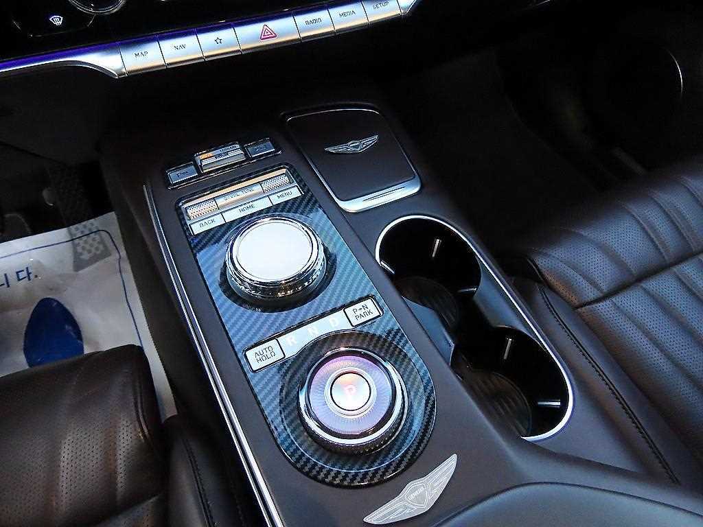 Genesis GV70 - Vista 11