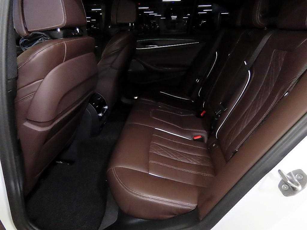 BMW 5 Series - Vista 7