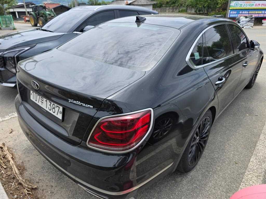 KIA K9 - Vista 4