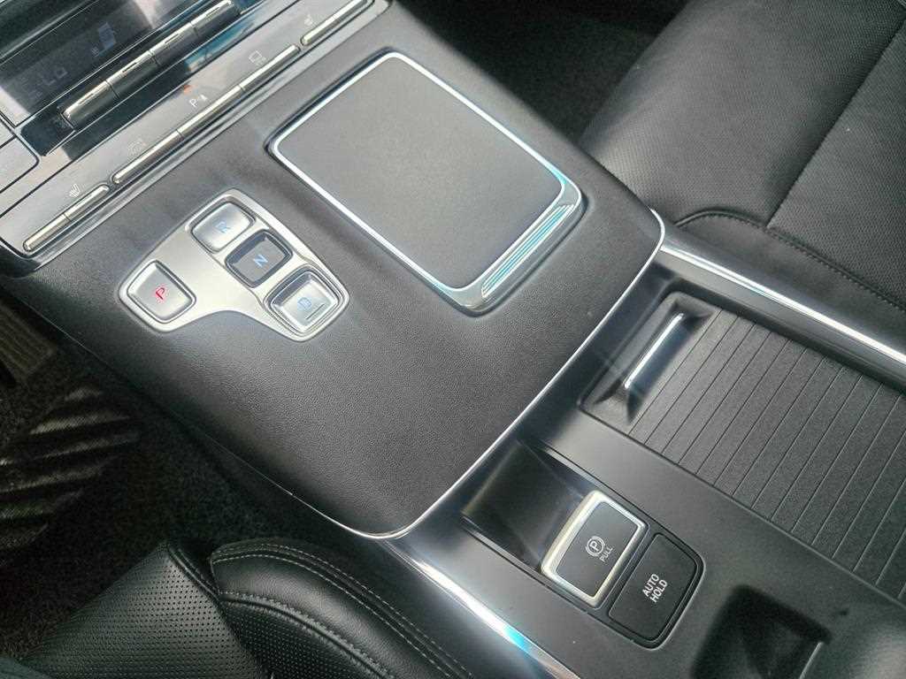 HYUNDAI Grandeur - Vista 10