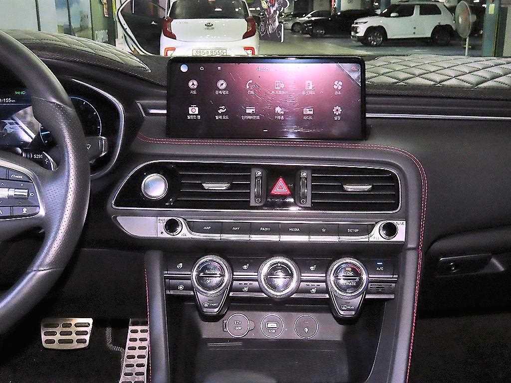 Genesis G70 - Vista 11