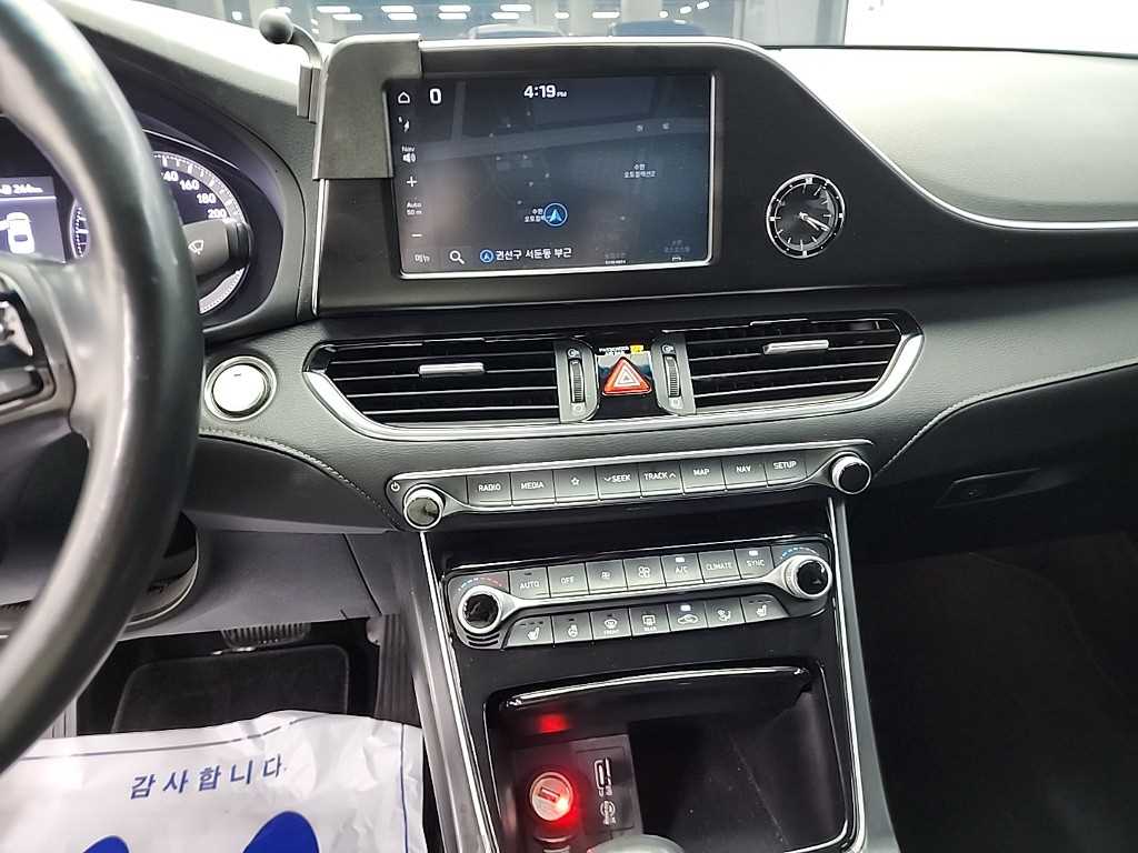 HYUNDAI Grandeur - Vista 10