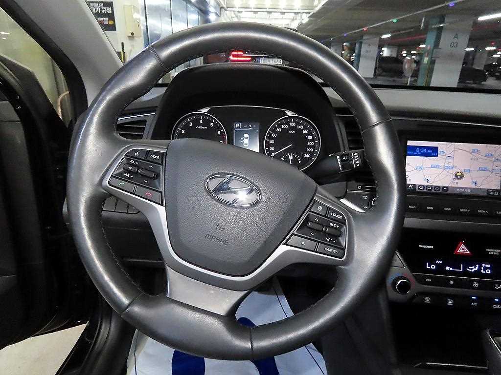 HYUNDAI Avante - Vista 8