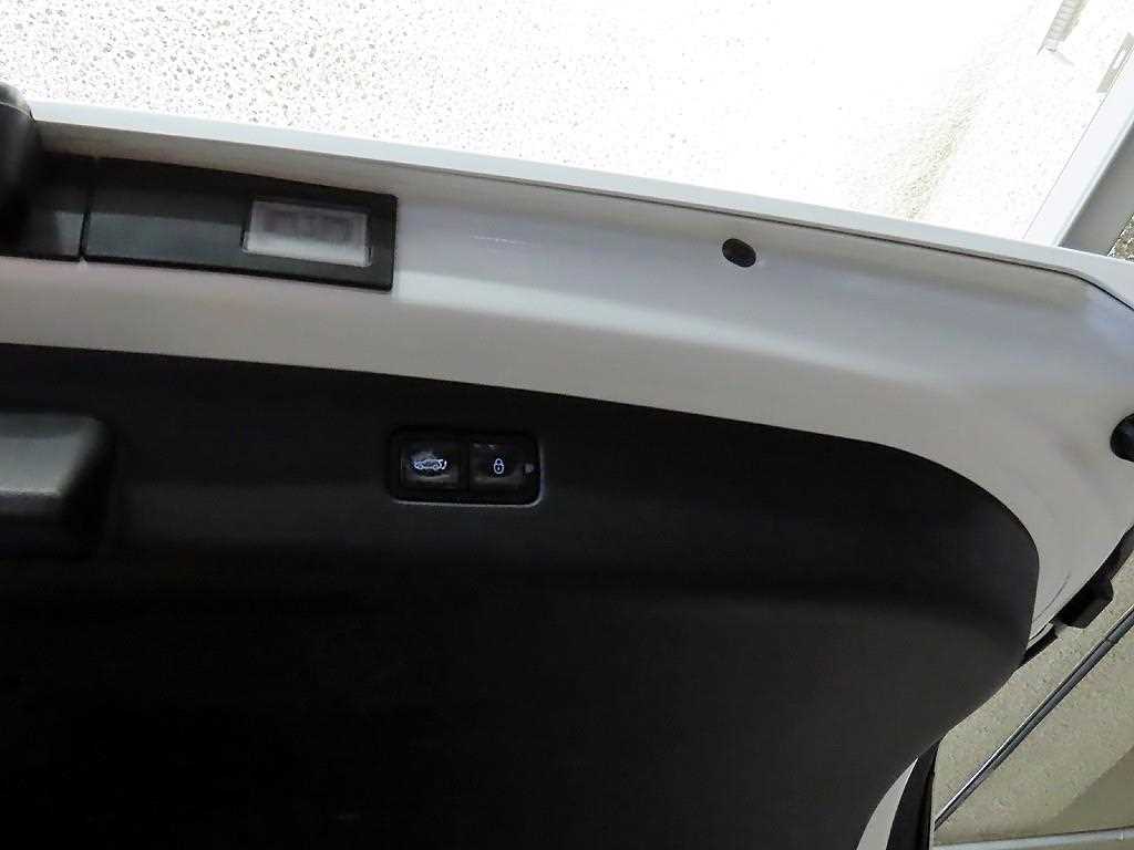 Genesis GV70 2023 Blanco - Importación desde Corea - HF Imports Iquique - Foto 15