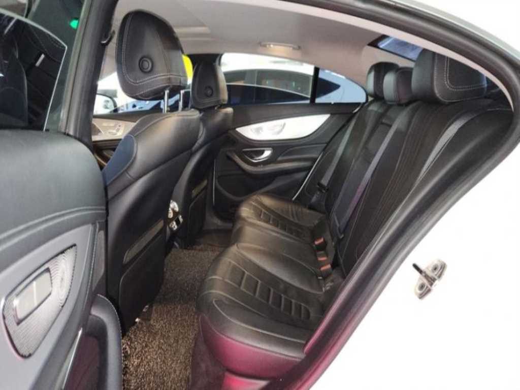 Mercedes Benz CLS Class - Vista 9