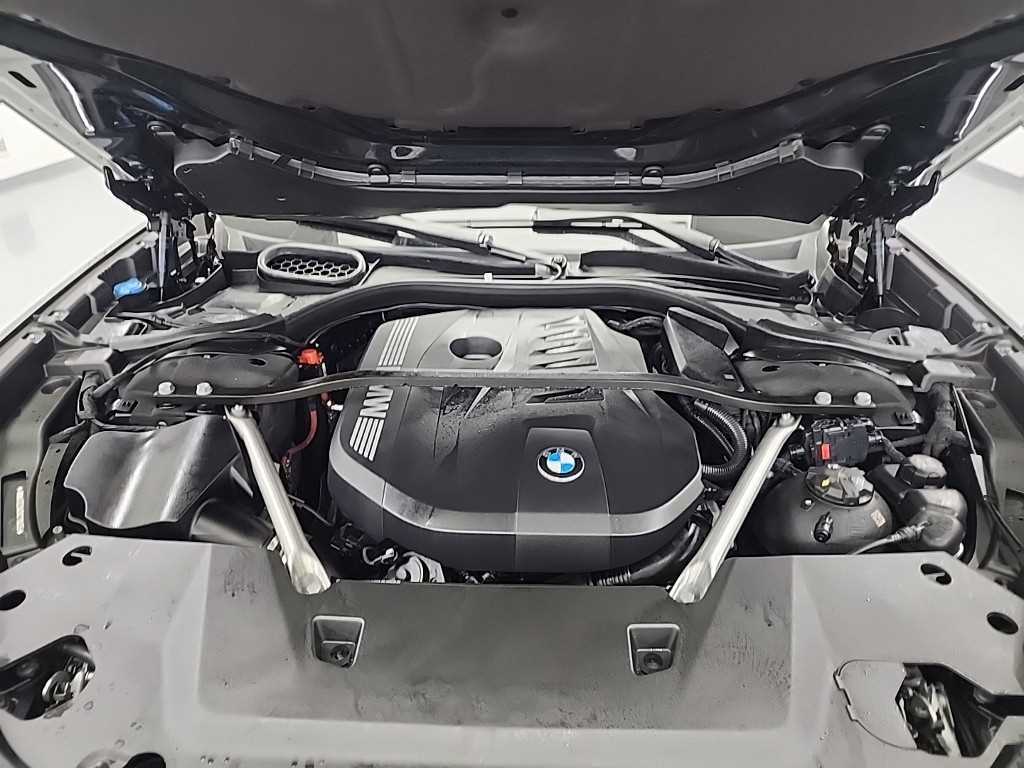 BMW 7 Series - Vista 5