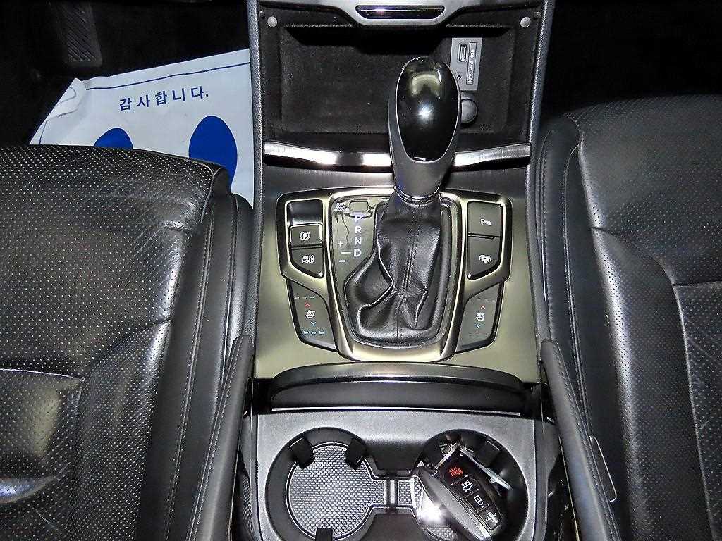 HYUNDAI Grandeur - Vista 12