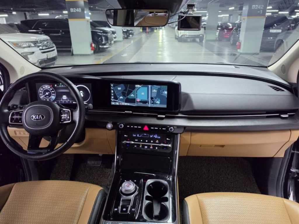 KIA Carnival - Vista 5