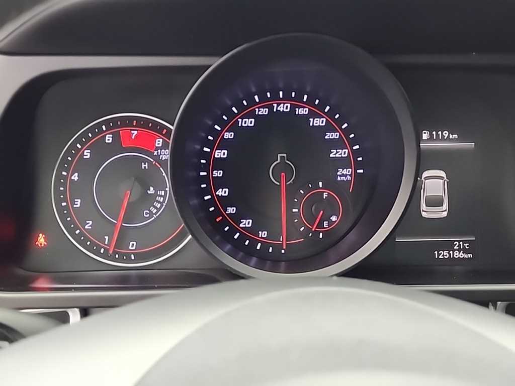 HYUNDAI Avante - Vista 6