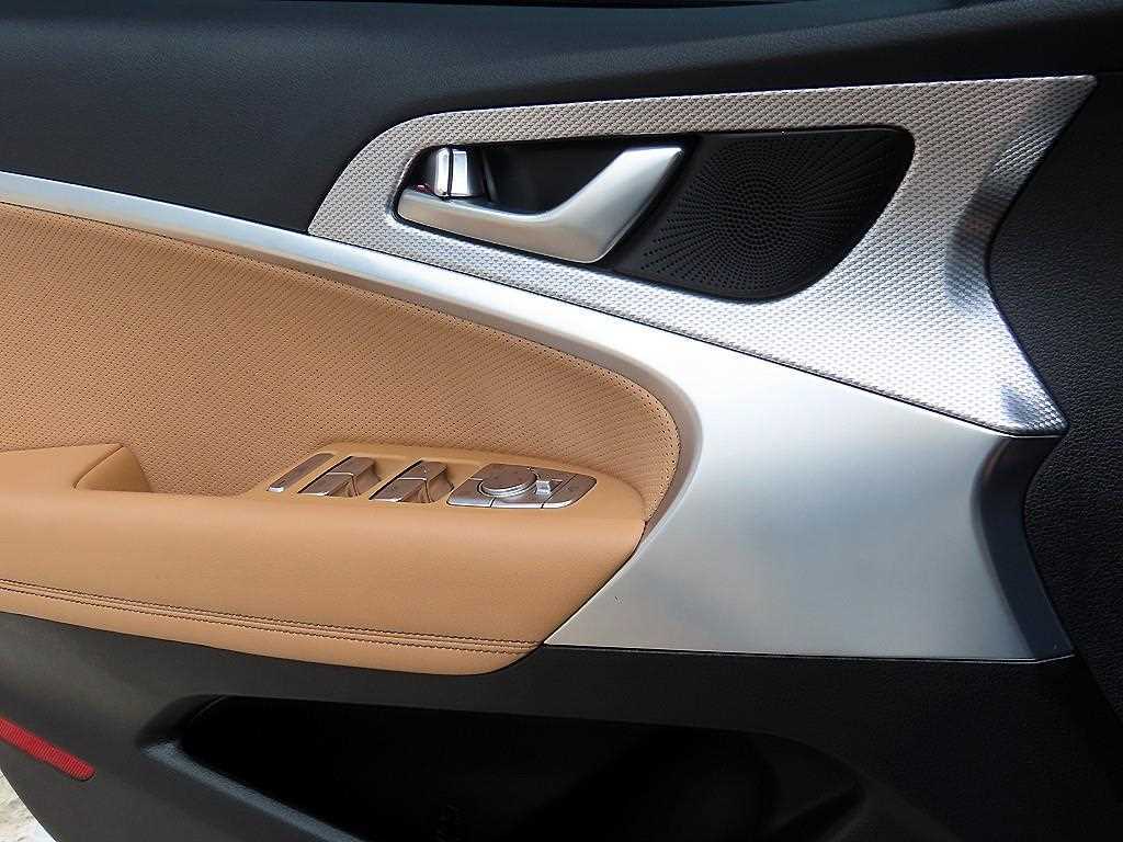 Genesis G70 - Vista 11