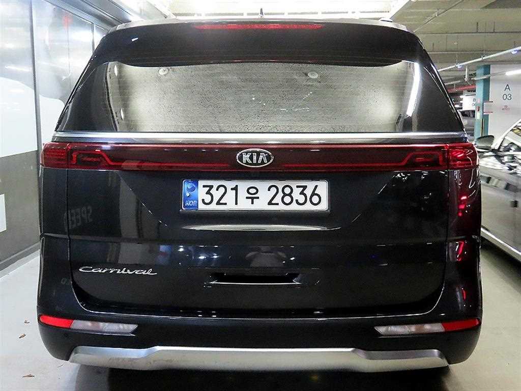 KIA Carnival - Vista 5