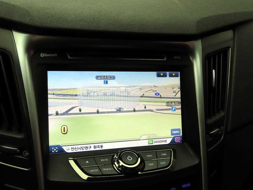 HYUNDAI Sonata - Vista 8