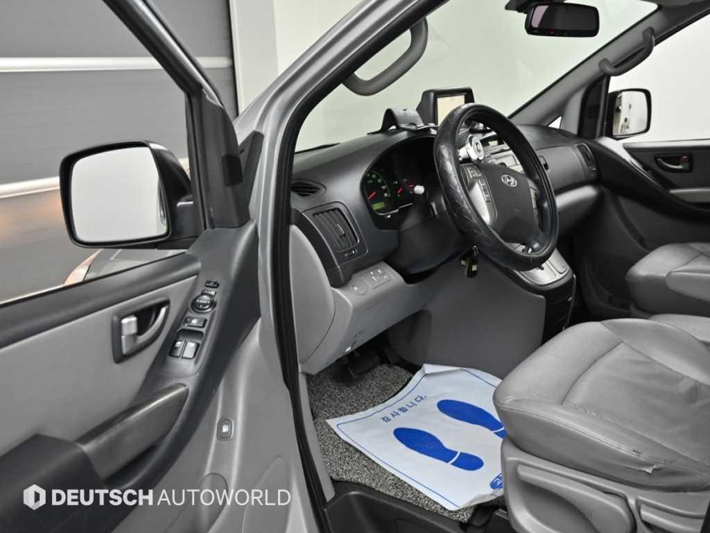 HYUNDAI Starex - Vista 11
