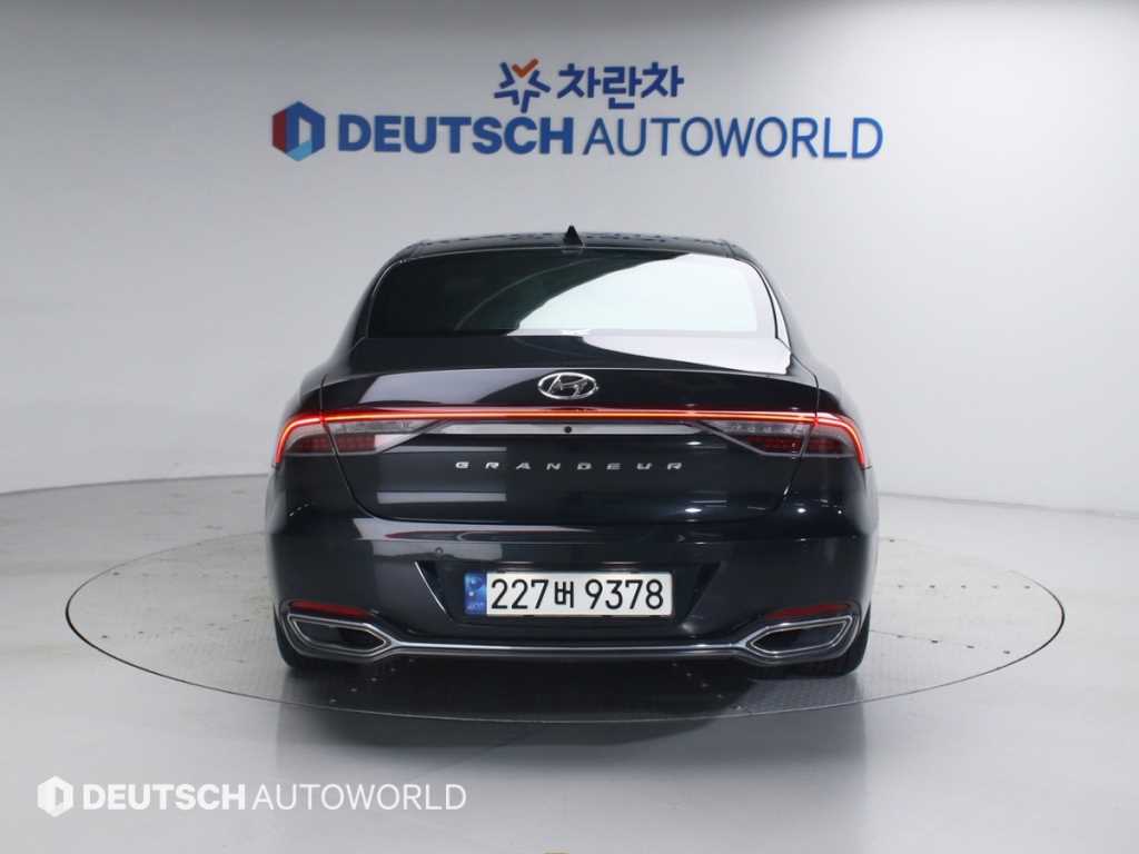 HYUNDAI Grandeur - Vista 5