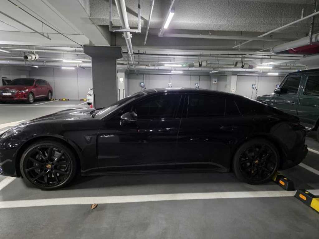 Porsche Panamera - Vista 4