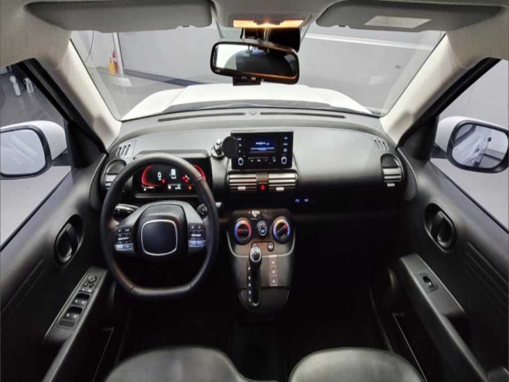 HYUNDAI Casper - Vista 6