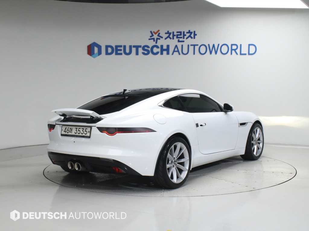 Jaguar F-TYPE - Vista 2