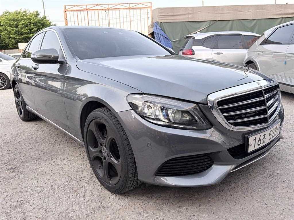 Mercedes Benz C Class 2018 Gris - Importación desde Corea - HF Imports Iquique - Foto 1