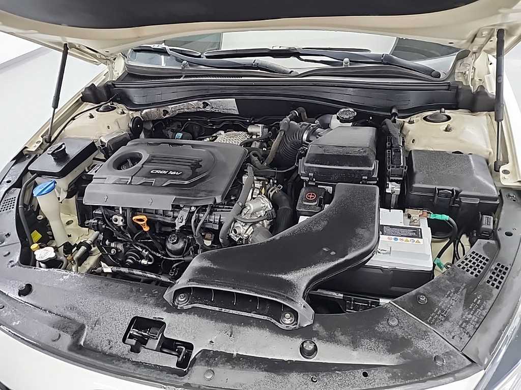 KIA K5 - Vista 5