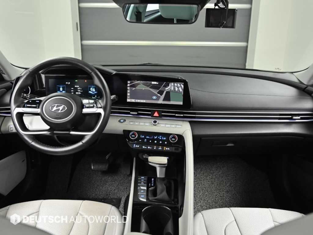 HYUNDAI Avante - Vista 7