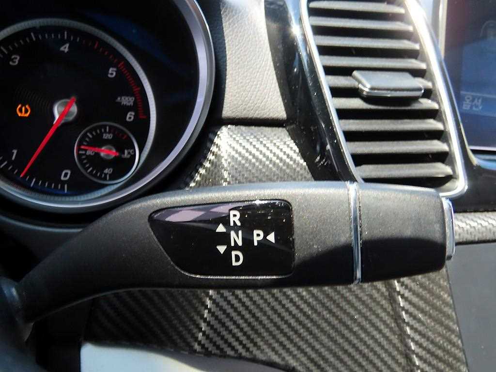 Mercedes Benz GLE Class - Vista 10