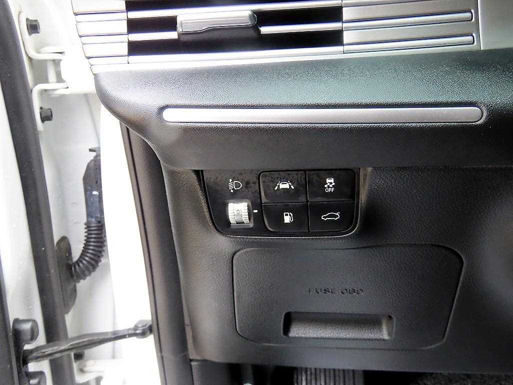 HYUNDAI Grandeur - Vista 12