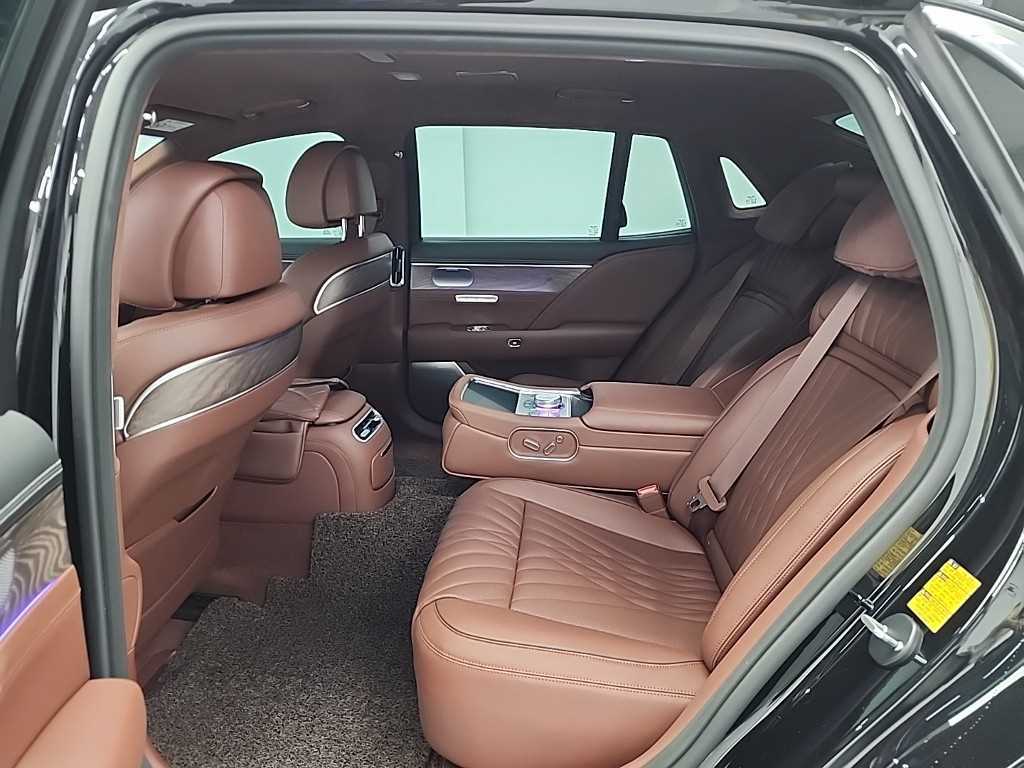 Genesis G90 - Vista 12