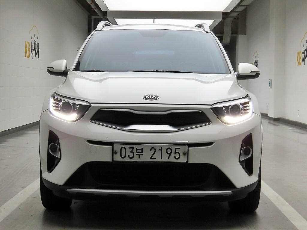 KIA Stonic 2018 Blanco - Importación desde Corea - HF Imports Iquique - Foto 1