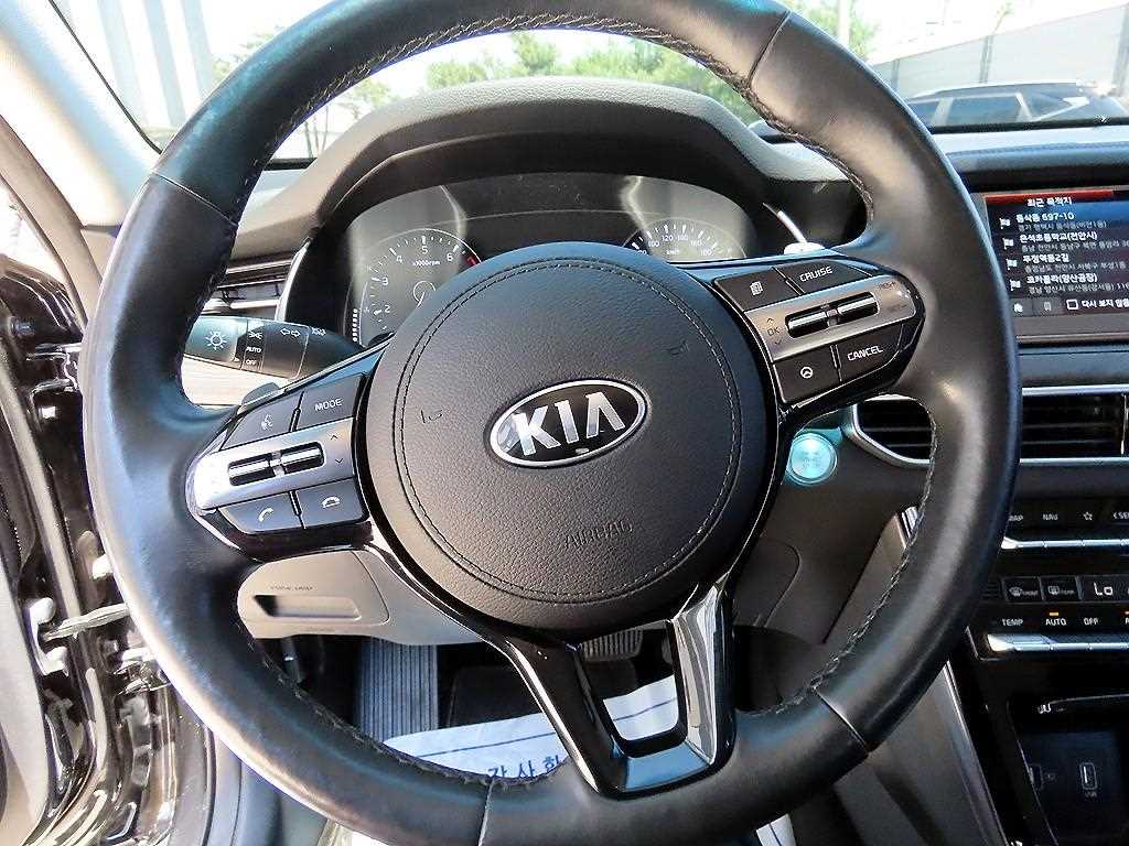 KIA K7 - Vista 8