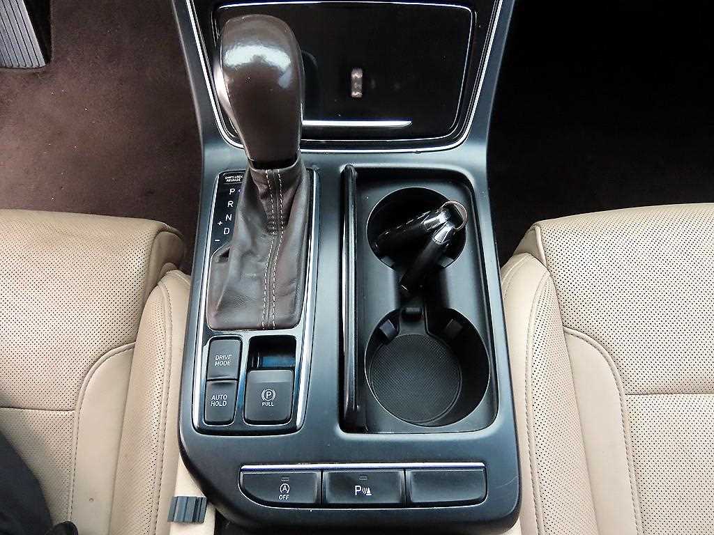 HYUNDAI Grandeur - Vista 10