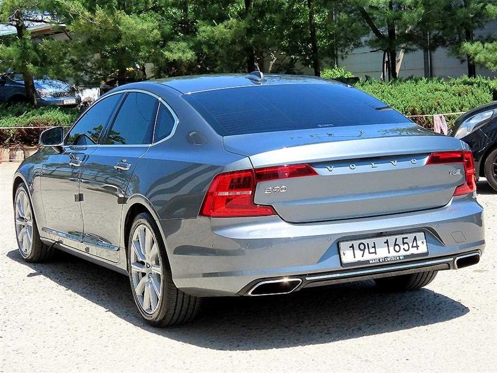 Volvo S90 - Vista 3