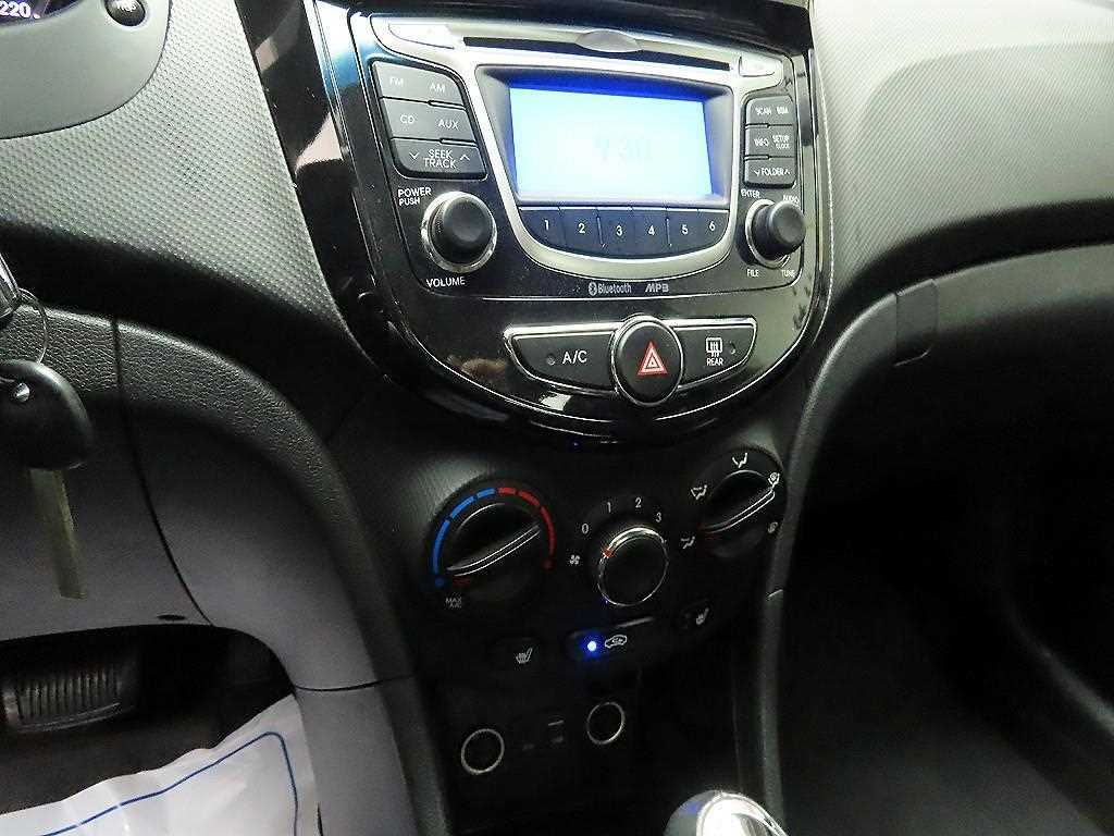 HYUNDAI Accent 2014 Blanco - Importación desde Corea - HF Imports Iquique - Foto 16
