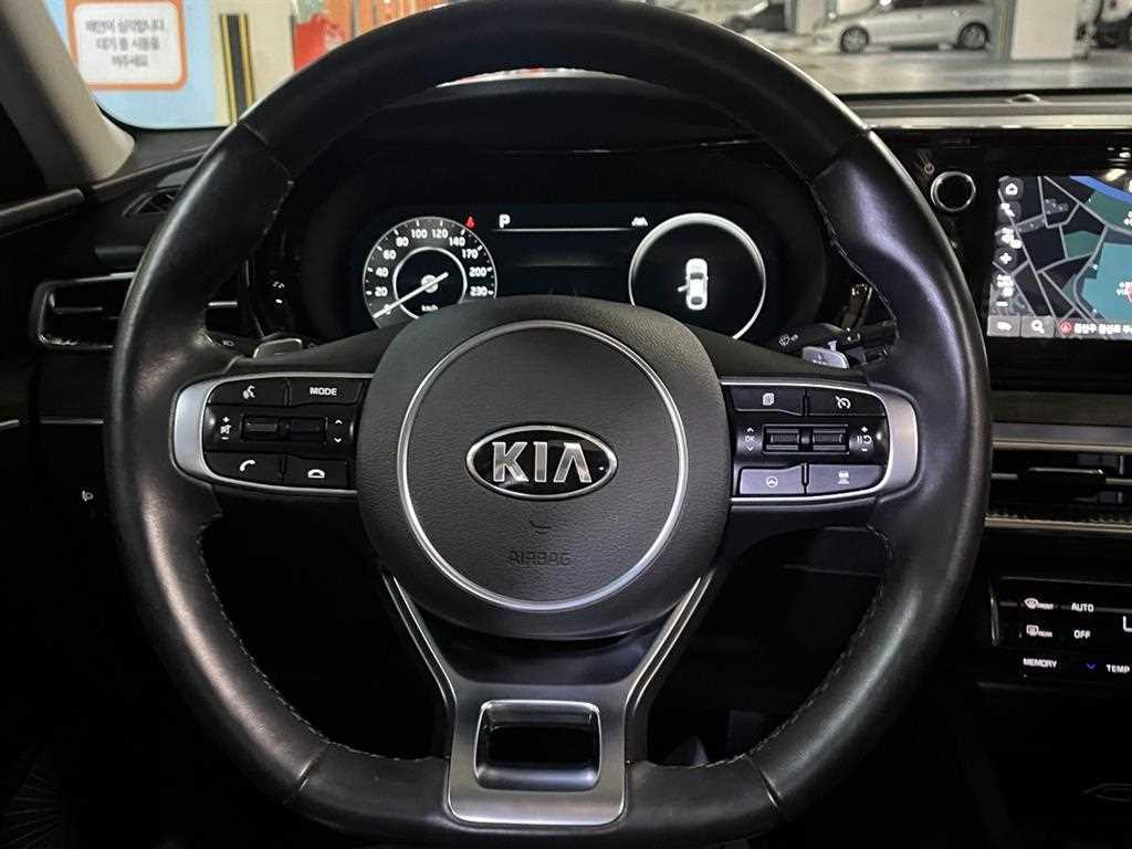 KIA K5 - Vista 8