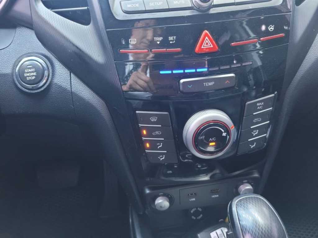 Ssangyong Tivoli 2016 Blanco - Importación desde Corea - HF Imports Iquique - Foto 14