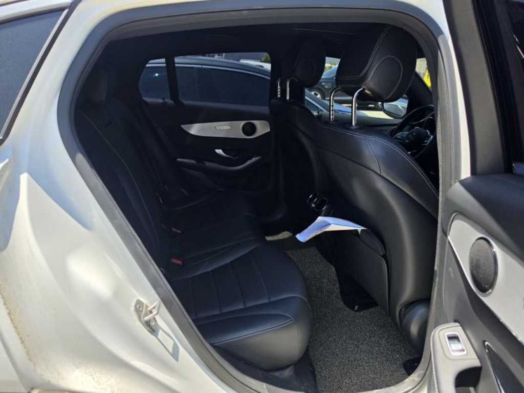 Mercedes Benz GLC Class - Vista 6