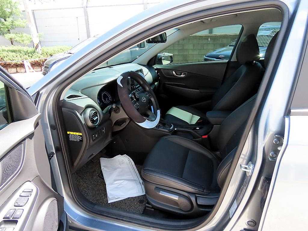 HYUNDAI Kona - Vista 5
