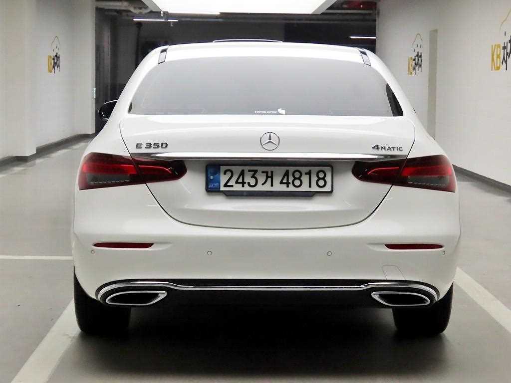 Mercedes Benz E class - Vista 3