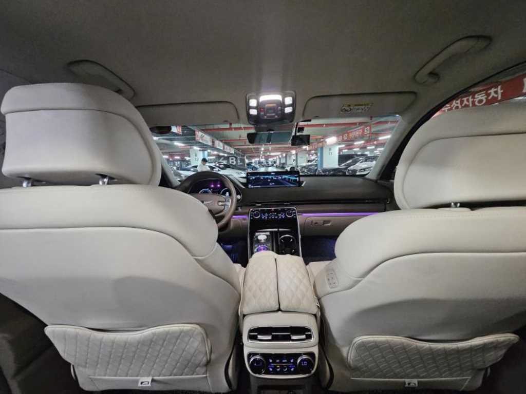 Genesis GV80 - Vista 11