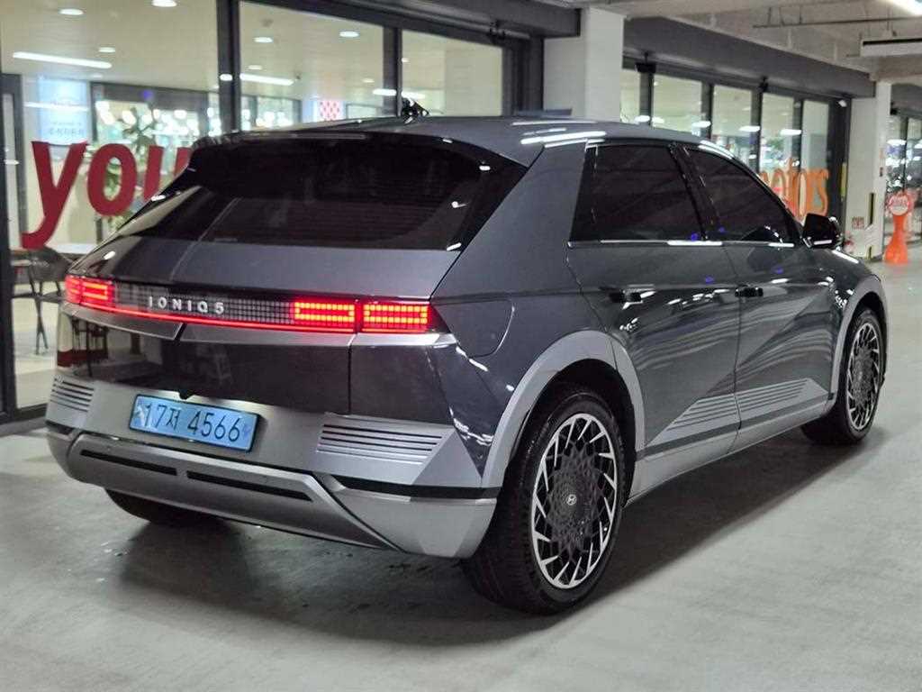 HYUNDAI Ioniq 5 - Vista 4