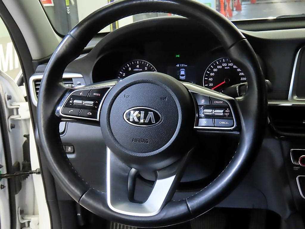 KIA K5 - Vista 8