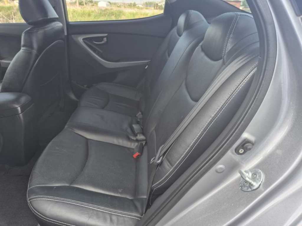 HYUNDAI Avante 2012 Gris - Importación desde Corea - HF Imports Iquique - Foto 15