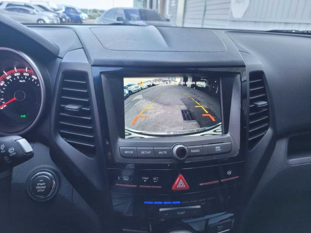 Ssangyong Tivoli 2016 Blanco - Importación desde Corea - HF Imports Iquique - Foto 13
